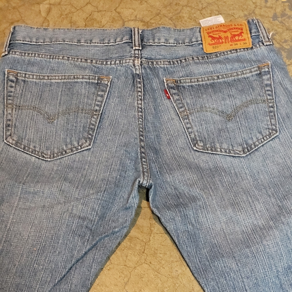 Levi's 527